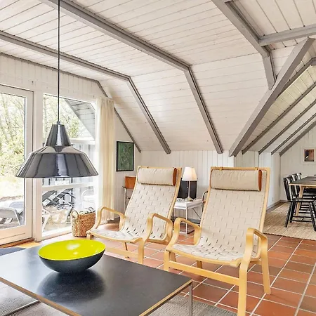6 Person In Bl Vand Blåvand
